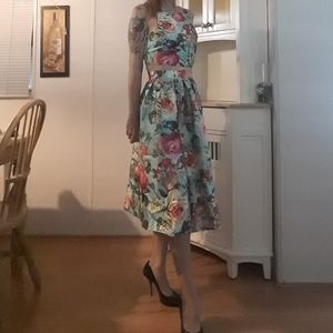 2 piece high waist skirt and sleeveless crop top